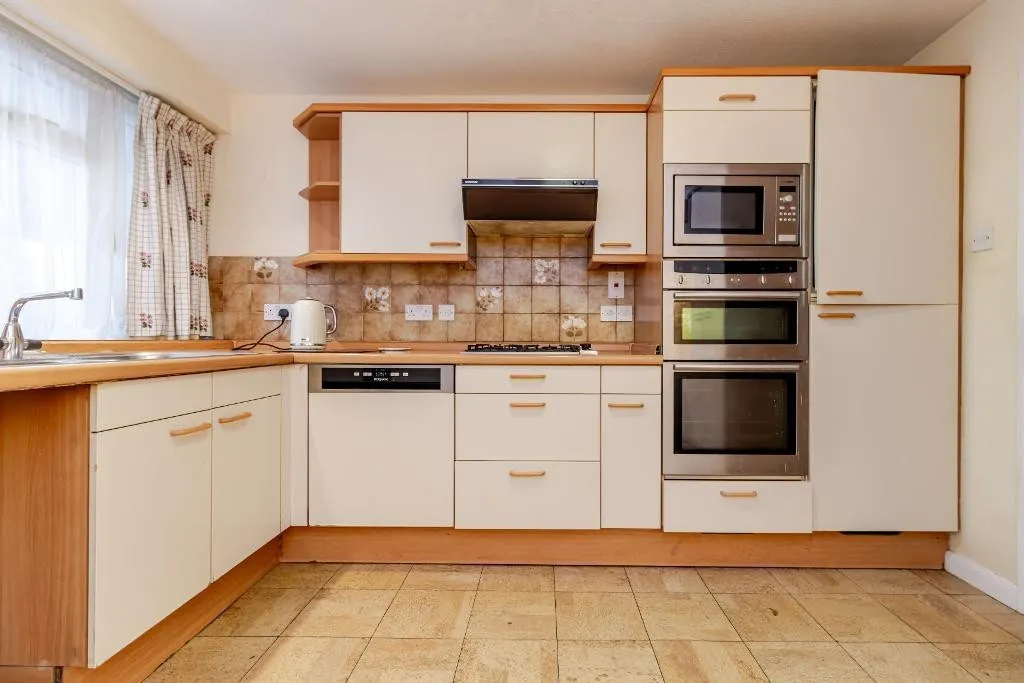 Hillbury Road, Warlingham, photo 5