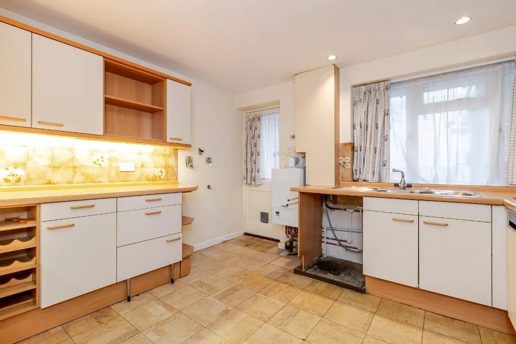 Hillbury Road, Warlingham, photo 6
