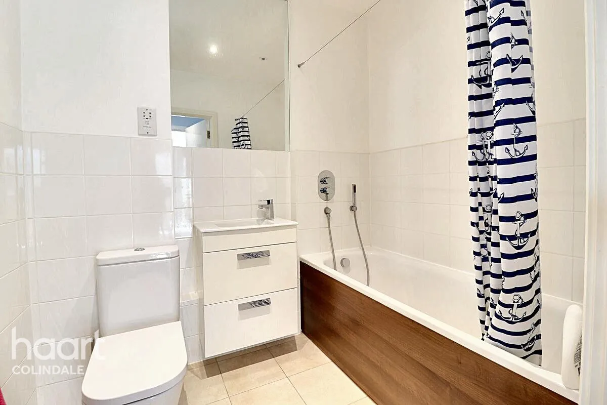 Grahame Park Way, NW9, photo 11