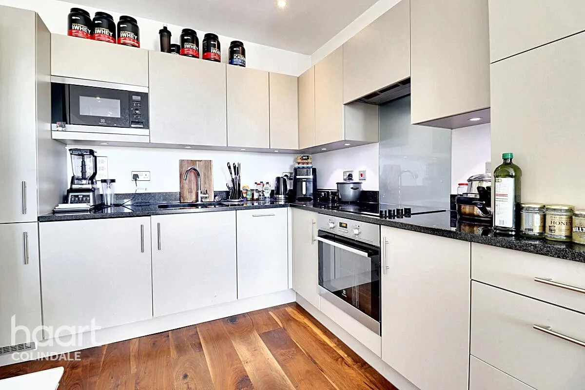 Grahame Park Way, NW9, photo 3