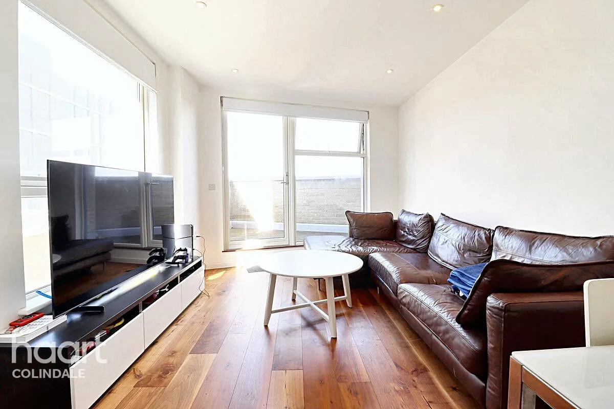 Grahame Park Way, NW9, photo 4
