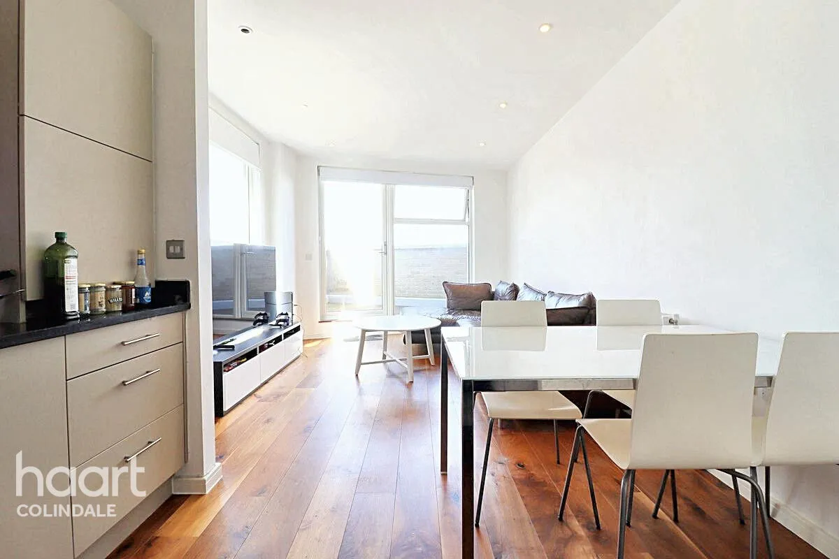 Grahame Park Way, NW9, photo 2