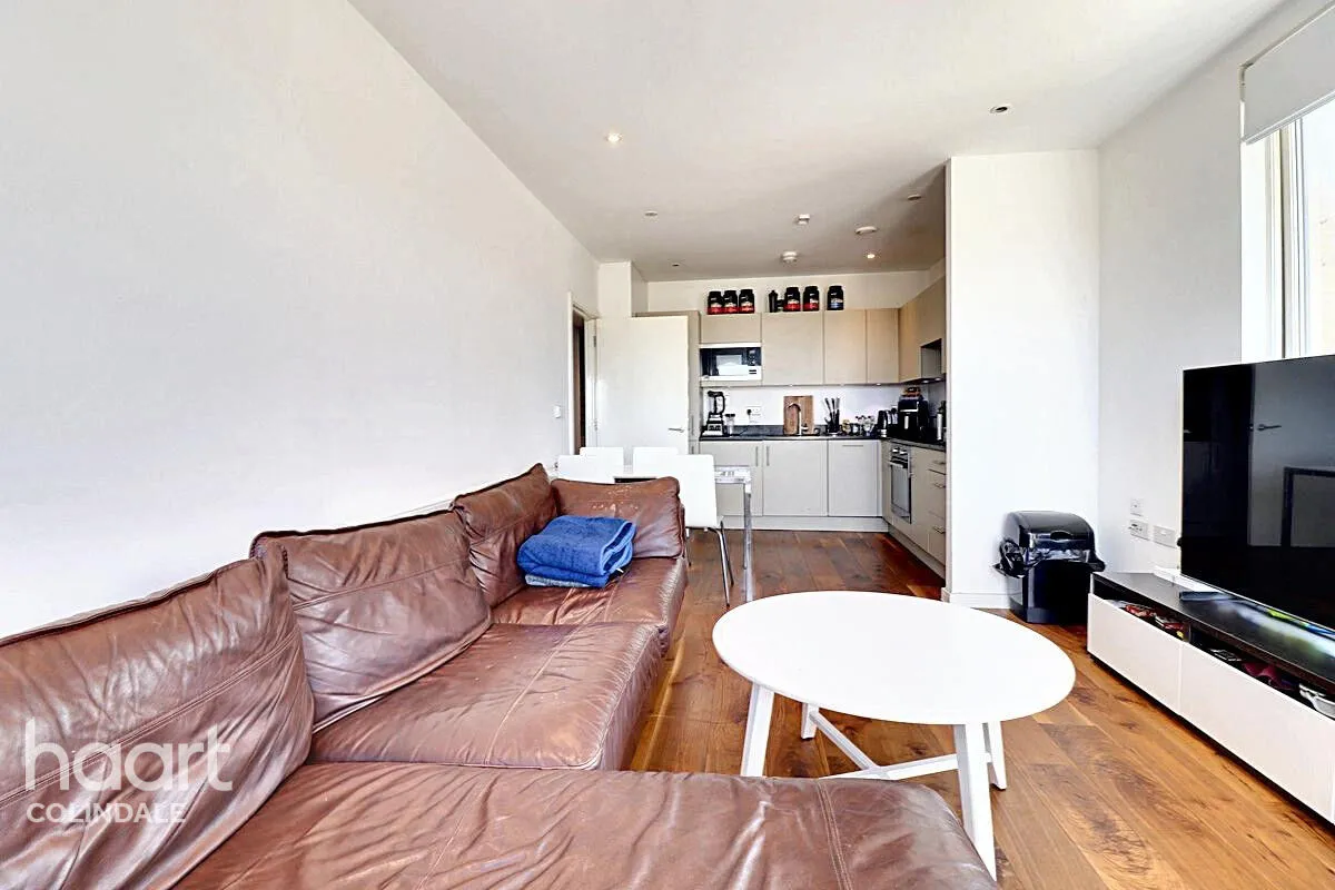 Grahame Park Way, NW9, photo 5