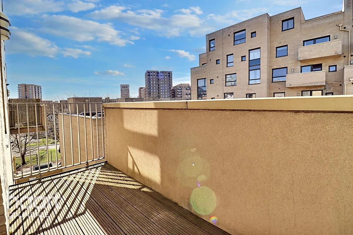 Grahame Park Way, NW9, photo 13
