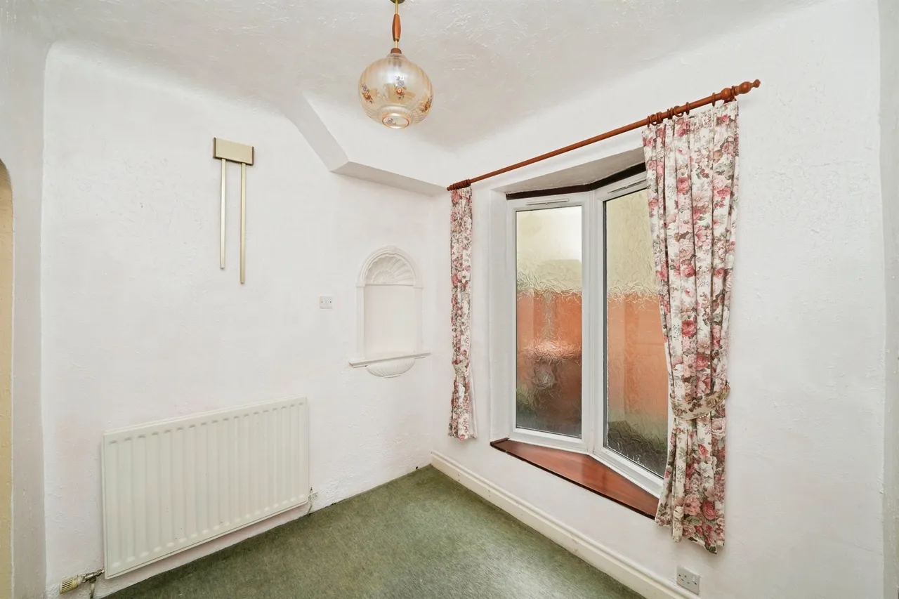 Pine Avenue, Wirral, photo 10