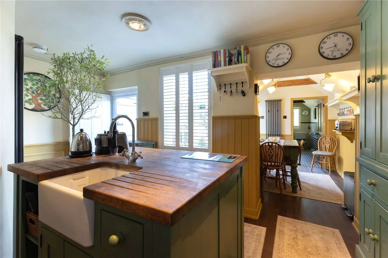 Nelson Place, Lymington, Hampshire, SO41 3RT, photo 6