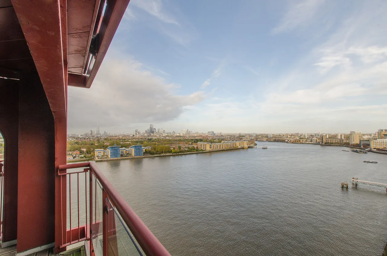 London, E14, photo 5