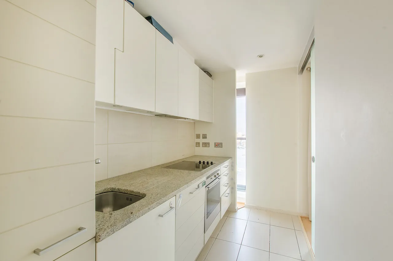 London, E14, photo 2