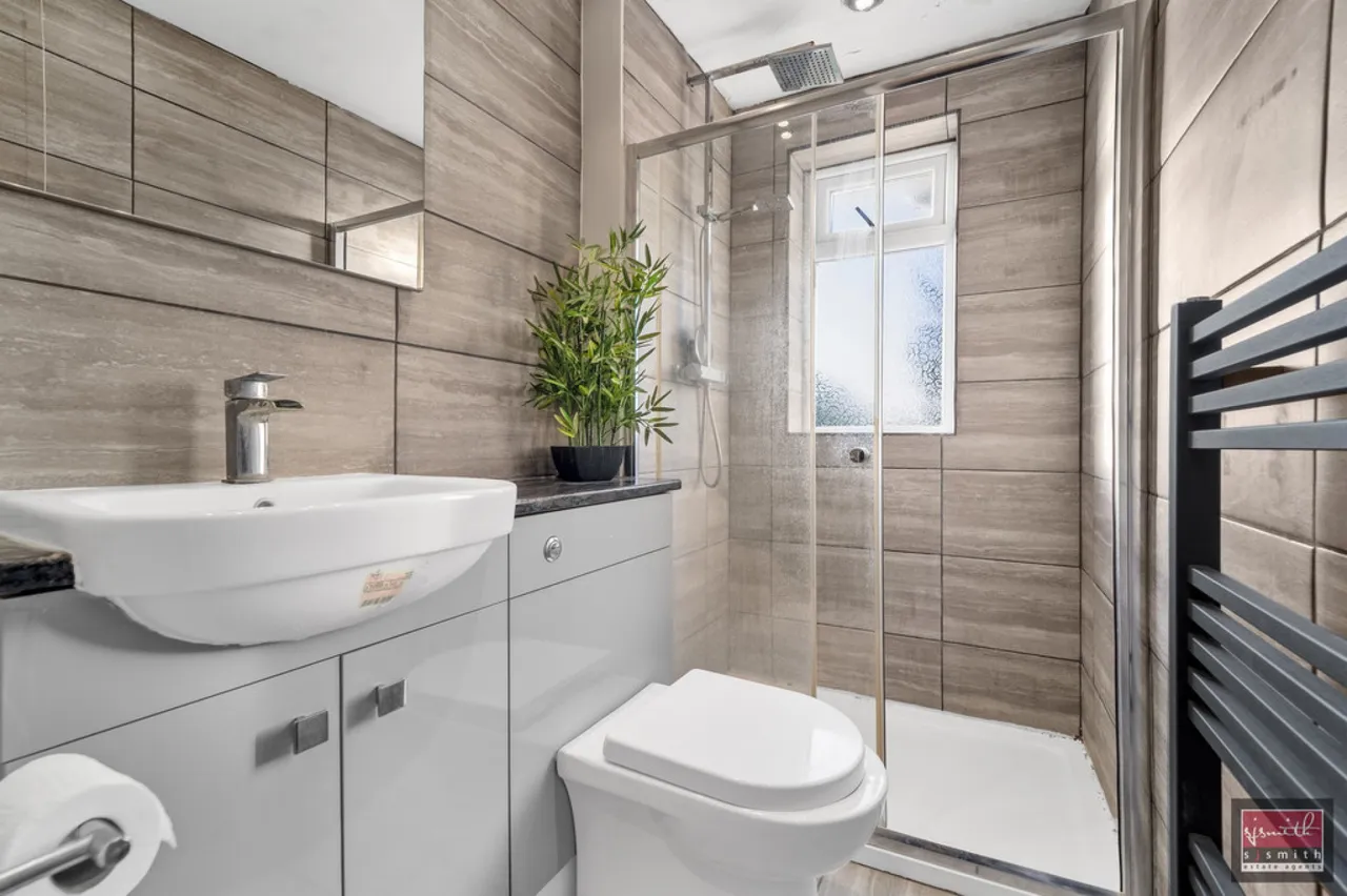 Cranford Avenue, Stanwell, TW19, photo 6
