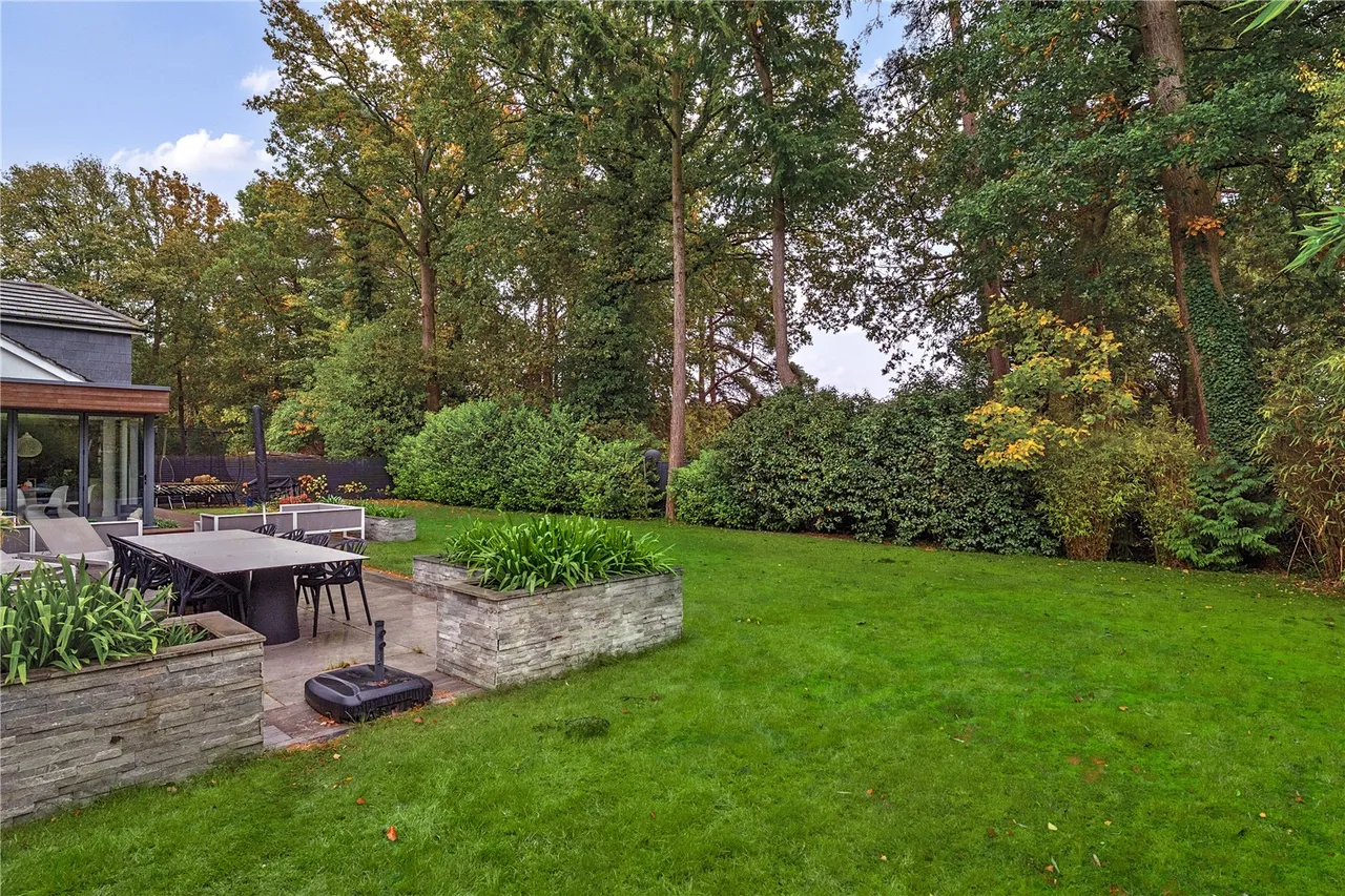 Rudd Hall Rise, Camberley, Surrey, GU15 2JZ, photo 12