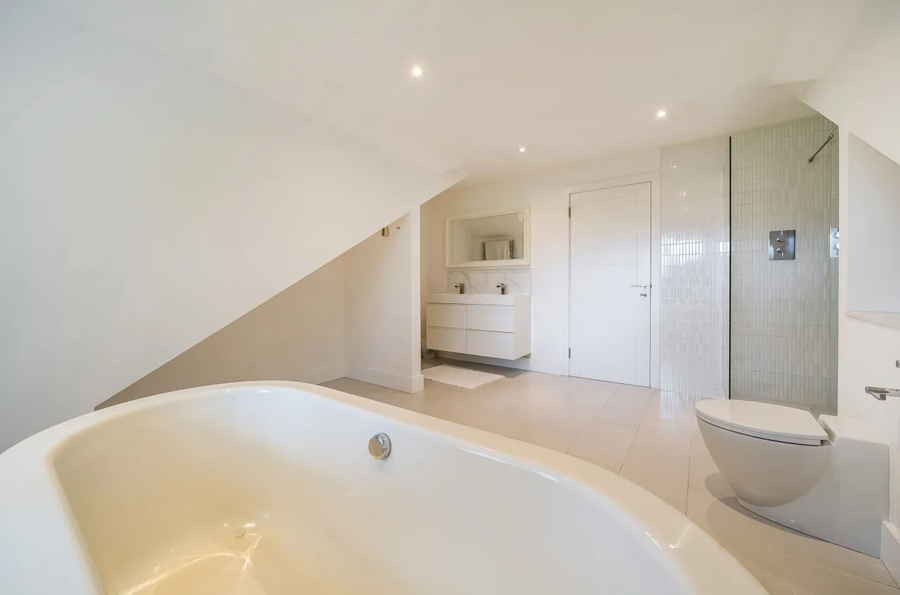 Rudd Hall Rise, Camberley, Surrey, GU15 2JZ, photo 16