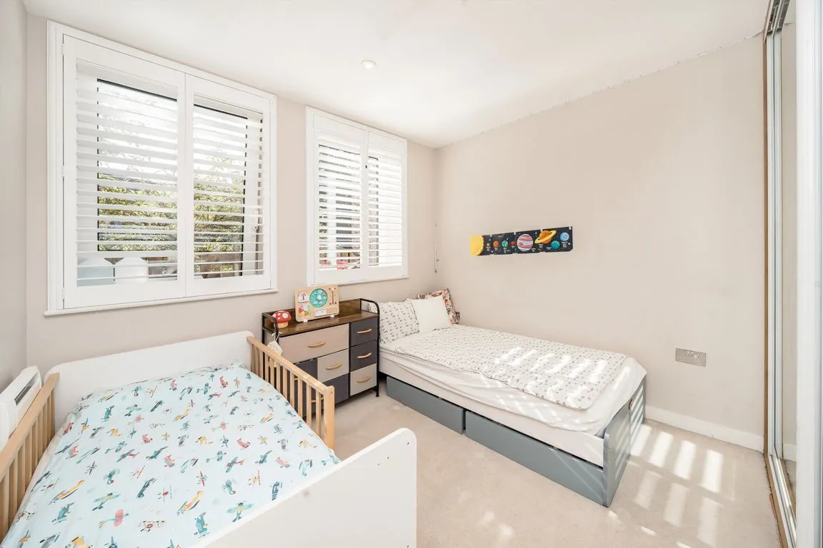 Old Lodge Place, TW1, photo 5