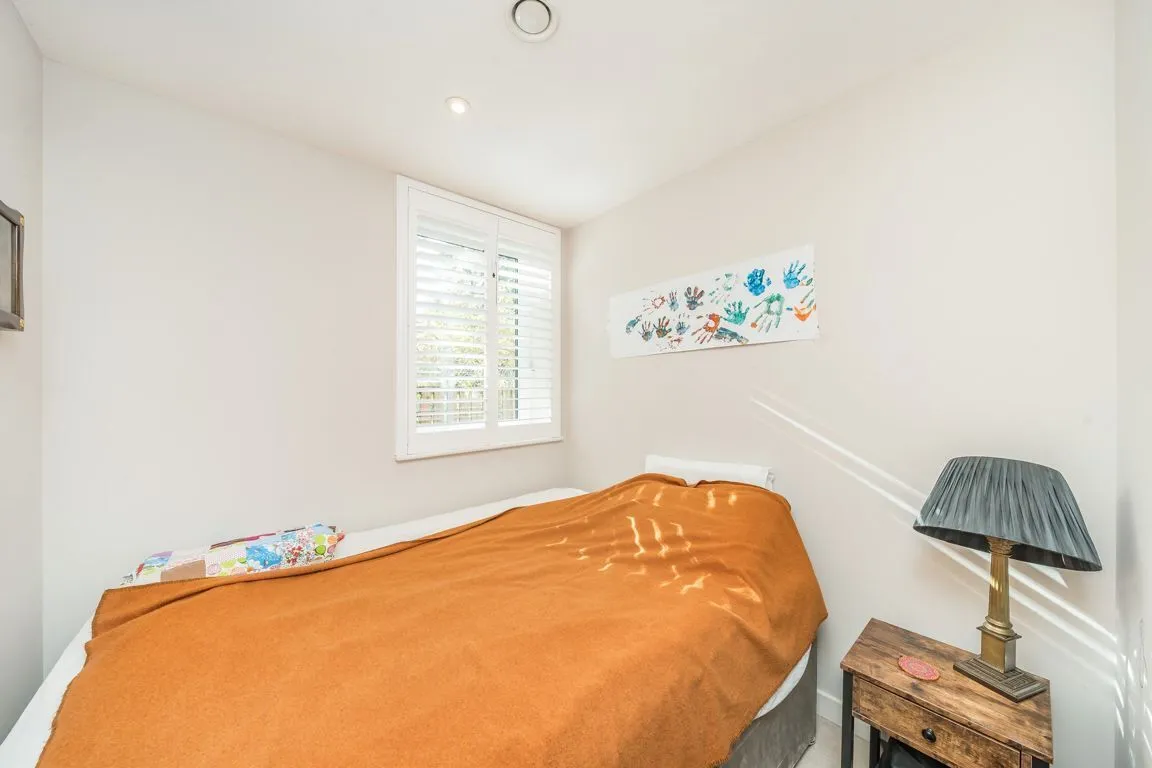 Old Lodge Place, TW1, photo 6