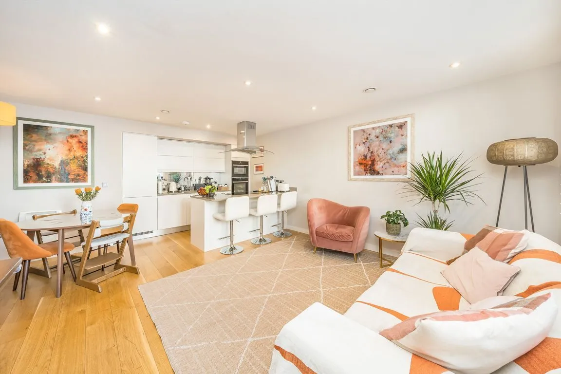 Old Lodge Place, TW1, photo 2