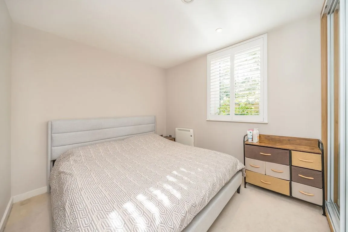Old Lodge Place, TW1, photo 4