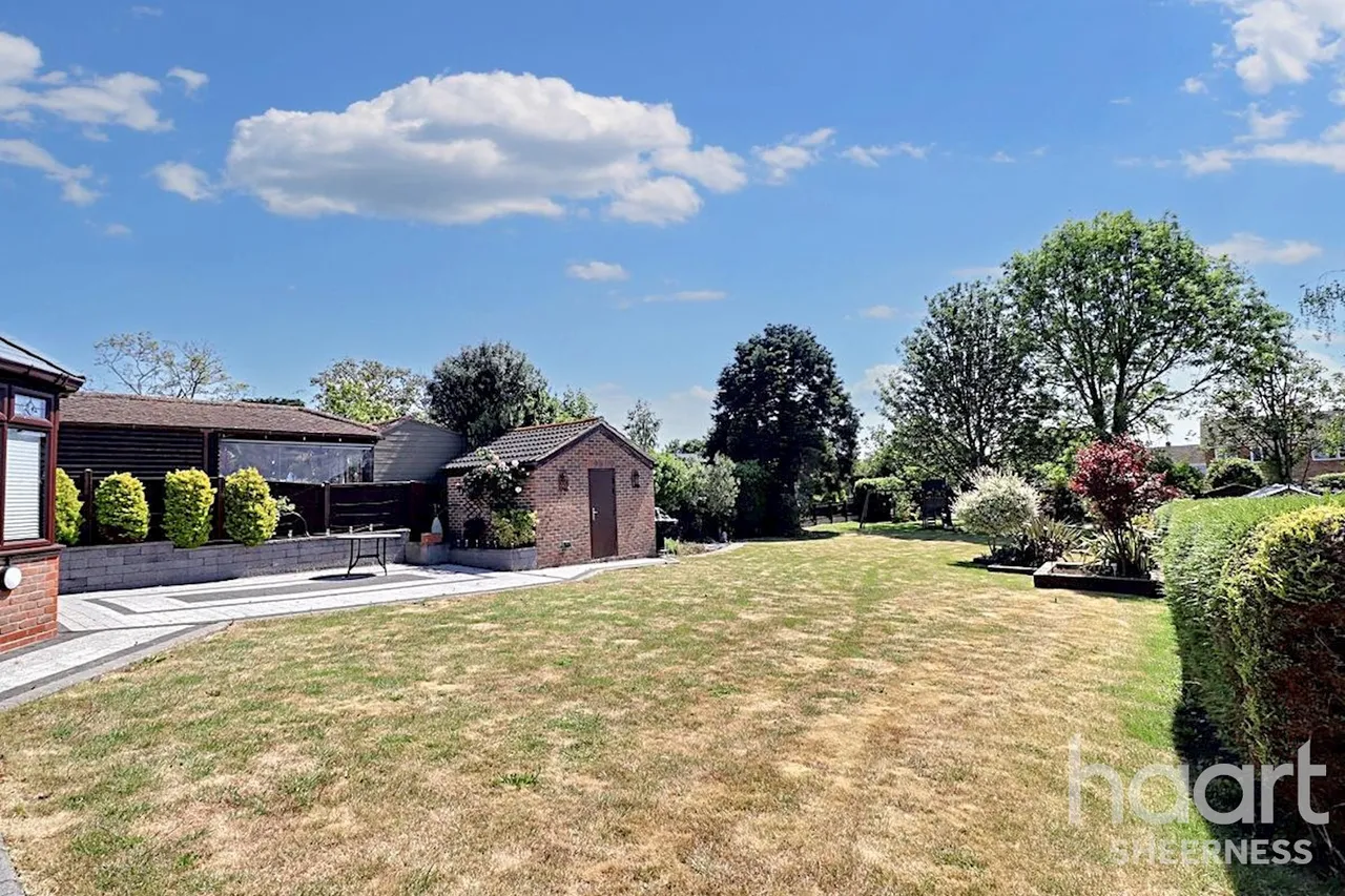 Minster Road, Minster, ME12, photo 43