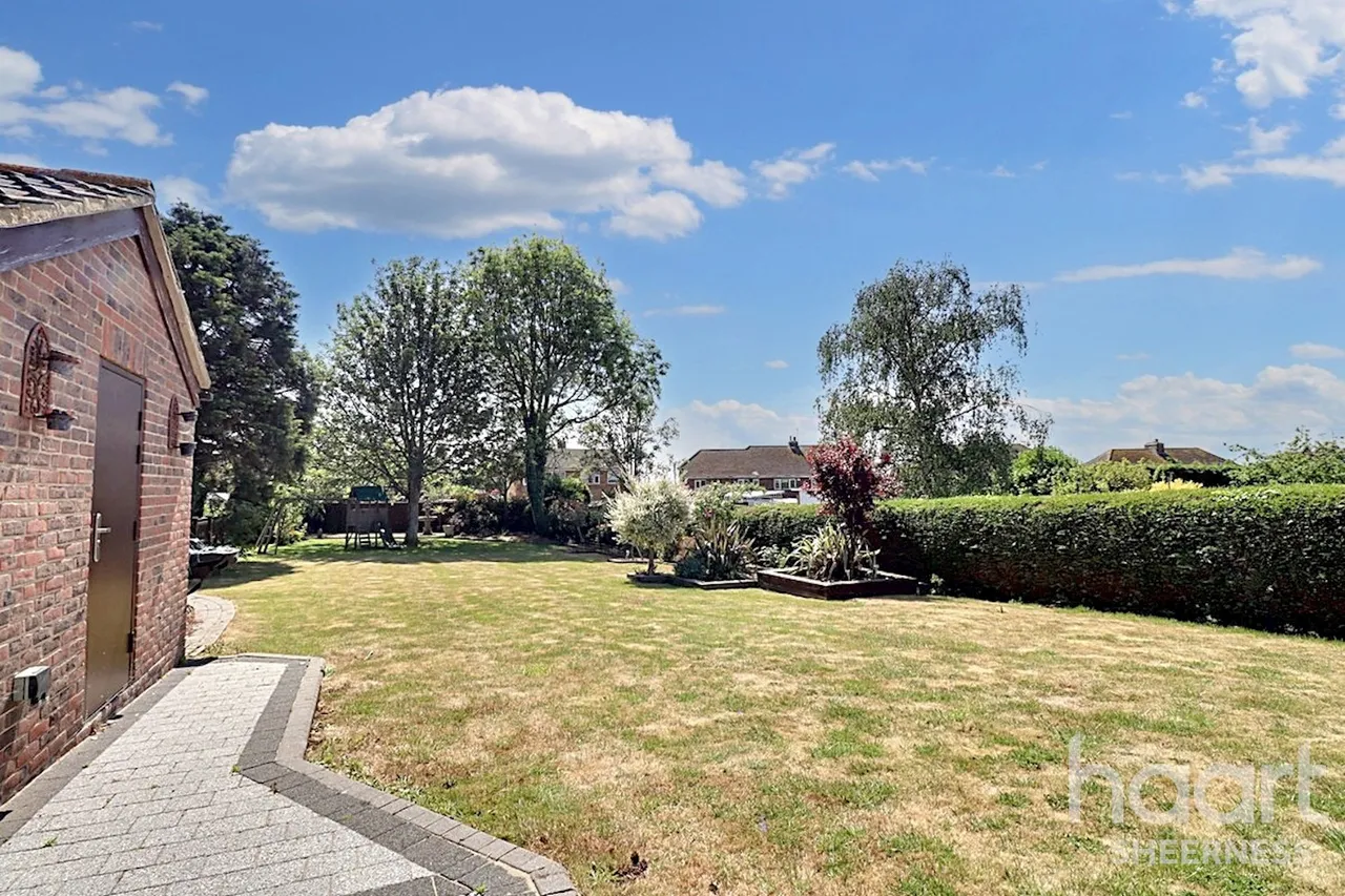 Minster Road, Minster, ME12, photo 34