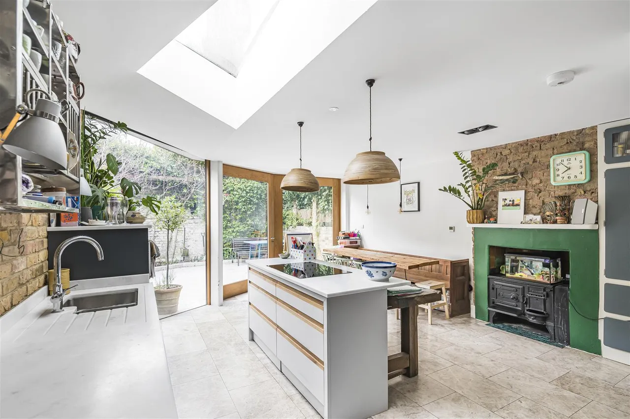 5 bed house to rent, Roskell Road, Putney, SW15