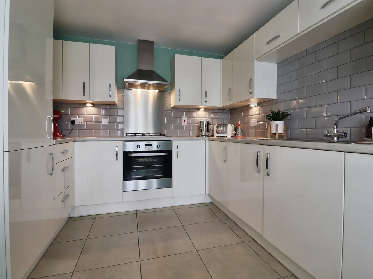 Picca Close, Cardiff, CF5, photo 5