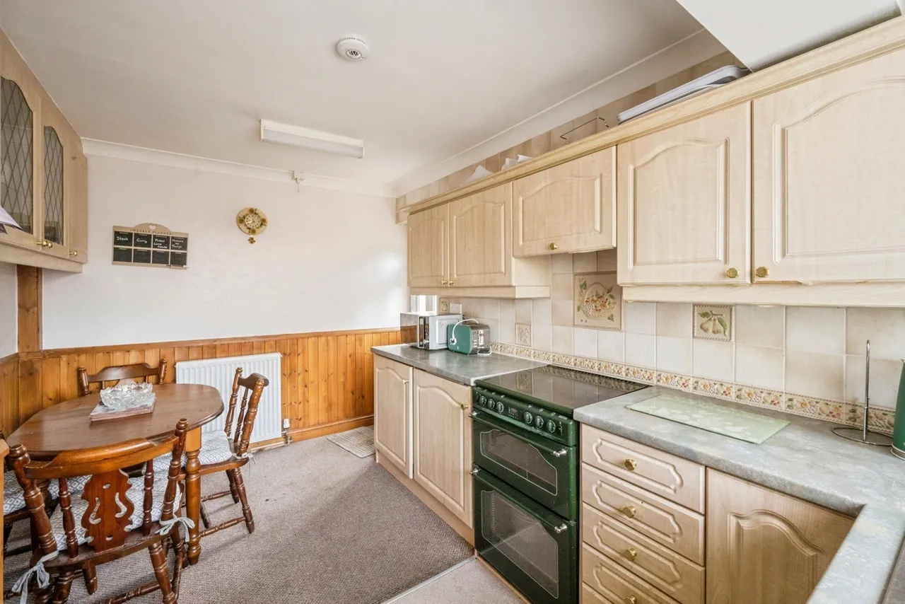 Oakwood Drive, Armthorpe, Doncaster, South Yorkshire, DN3, photo 3