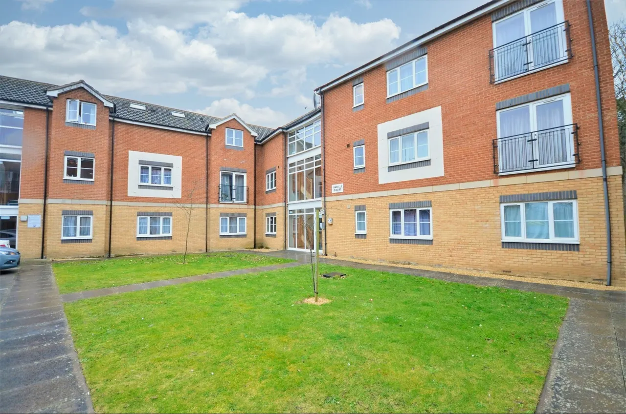 2 bed flat for sale — Isabelle Court, Rothwell Road, Kettering, NN16