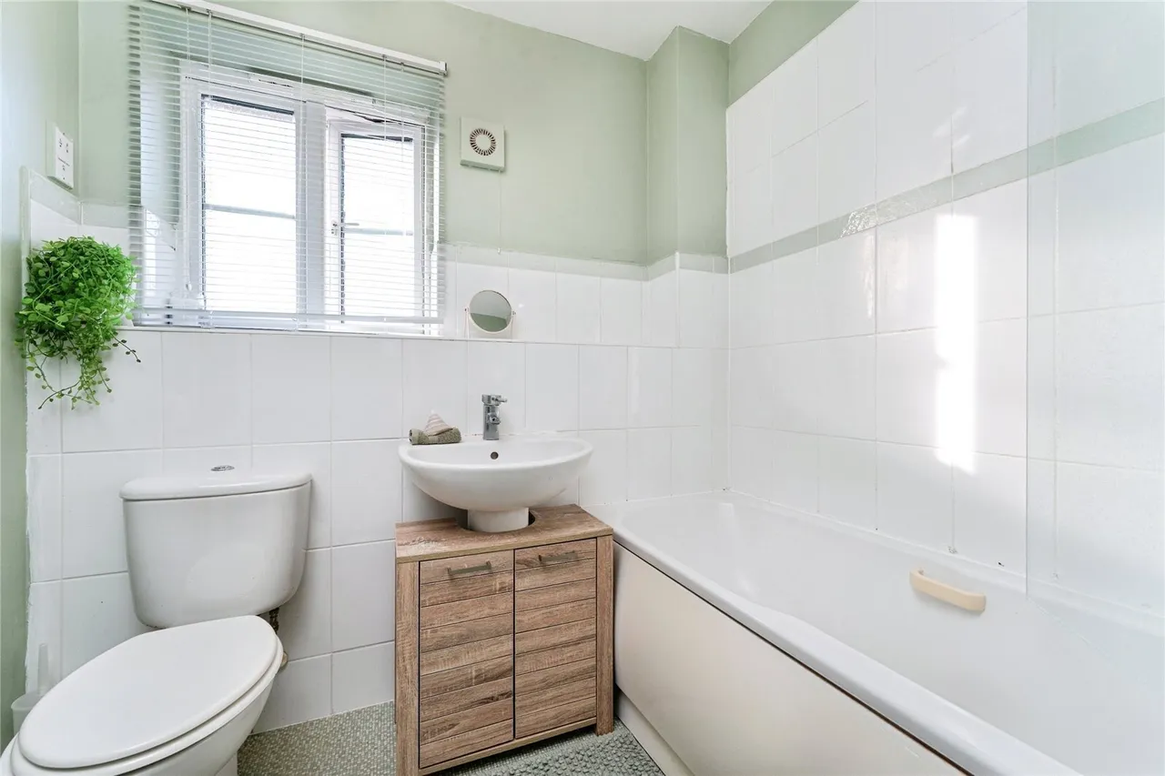 Blackbird Drive, Bury St. Edmunds, Suffolk, IP32, photo 11