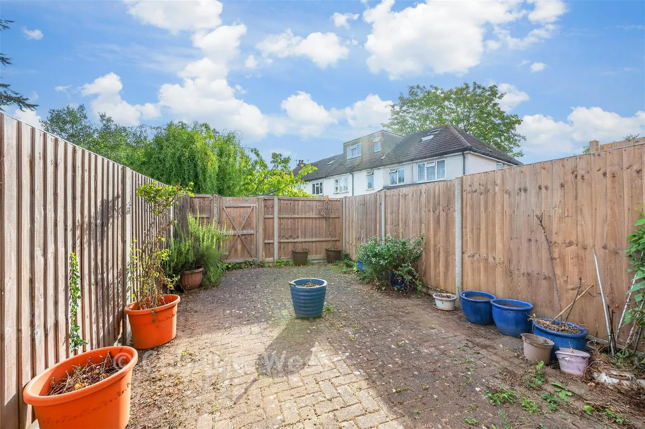 St. James Road, Sutton, SM1, photo 2