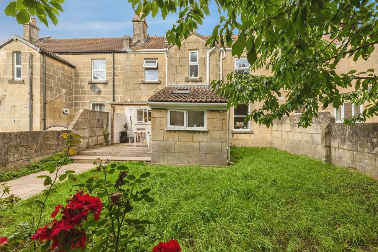 2 bed flat for sale, Stanley Road West, Bath, BA2