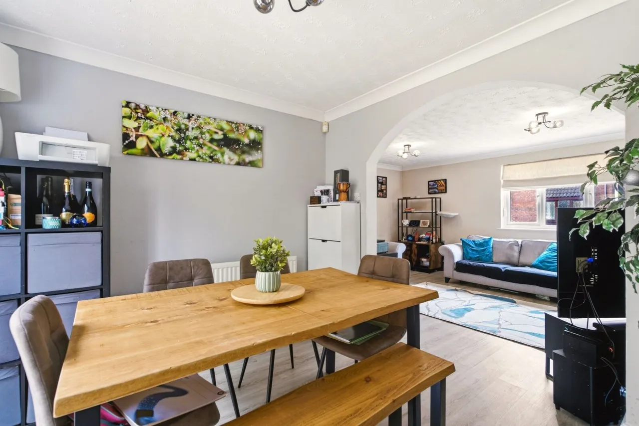 Holly Farm Close, Caddington, LU1, photo 4