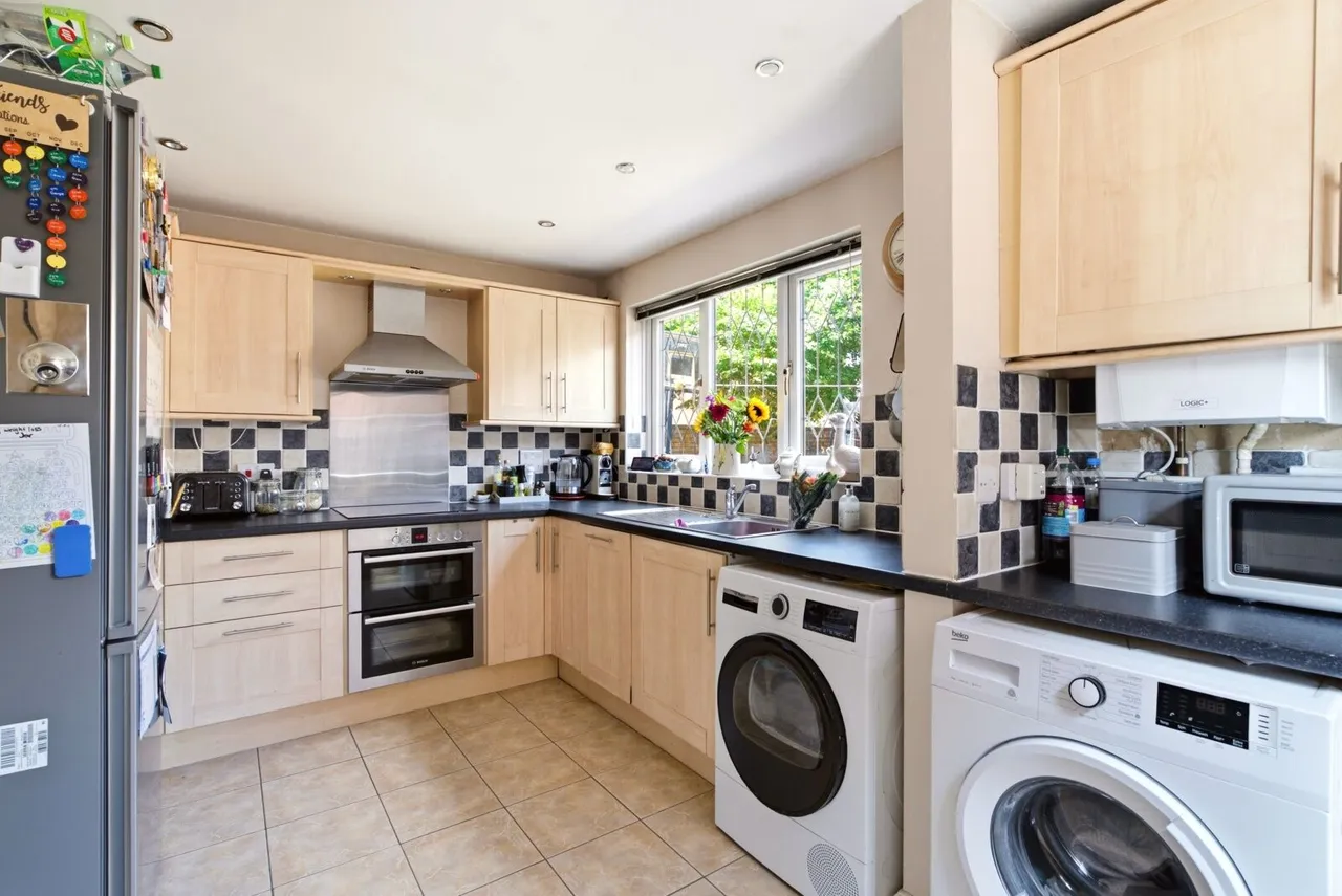 Holly Farm Close, Caddington, LU1, photo 6