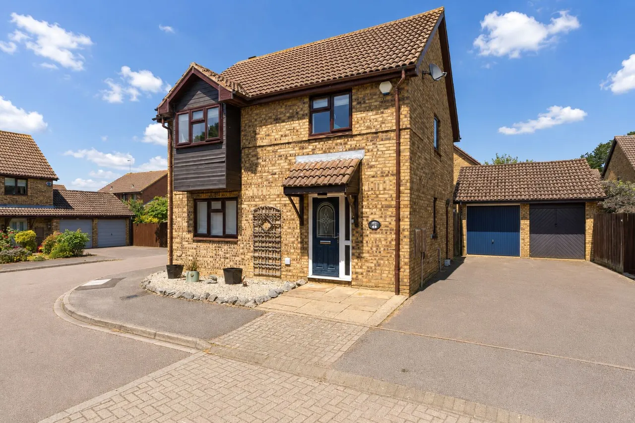 4 bed house for sale, Holly Farm Close, Caddington, LU1