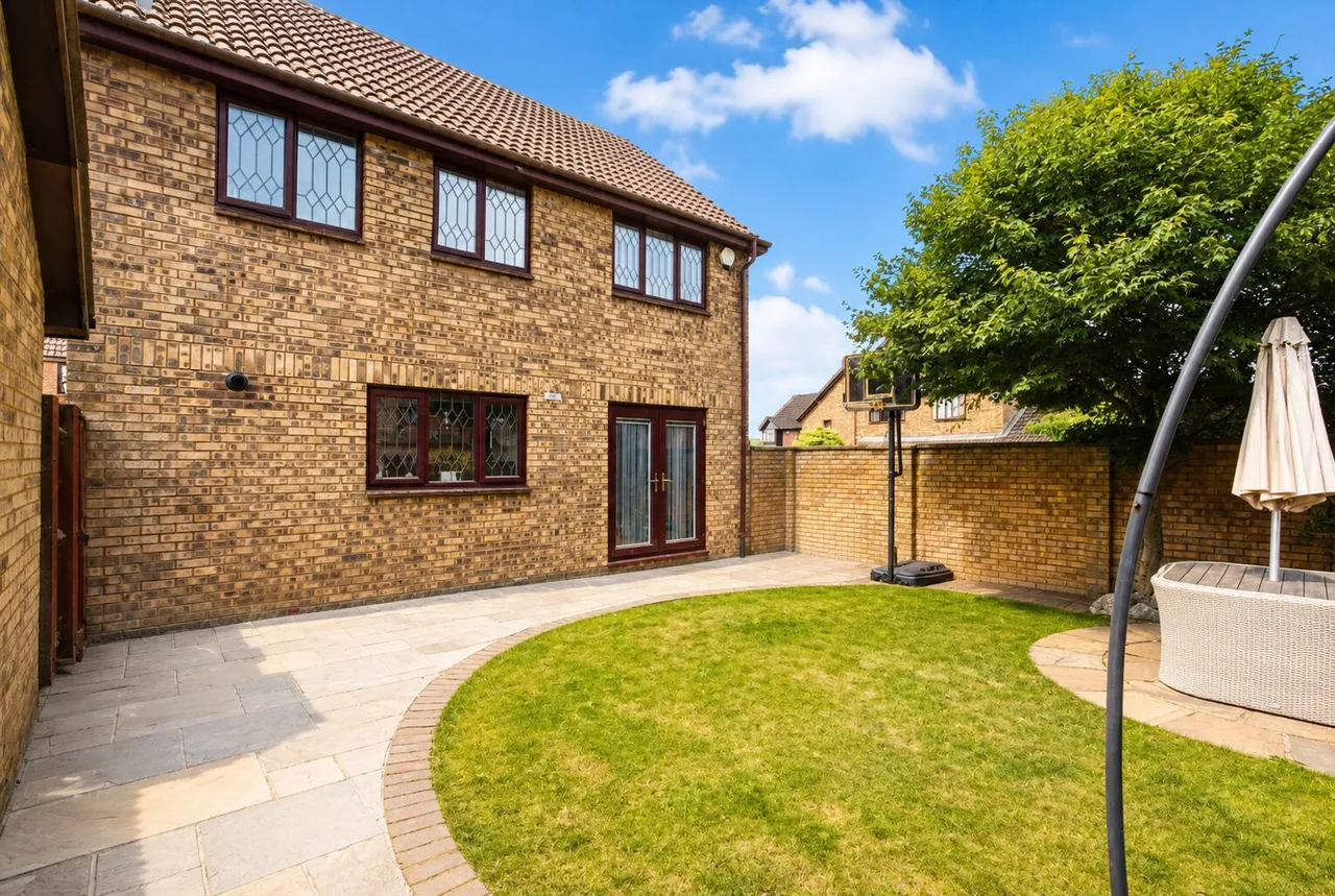 Holly Farm Close, Caddington, LU1, photo 12