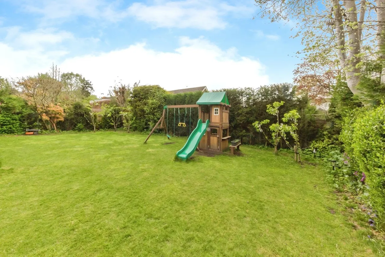 Priory Lane, Macclesfield, Cheshire, SK10, photo 15