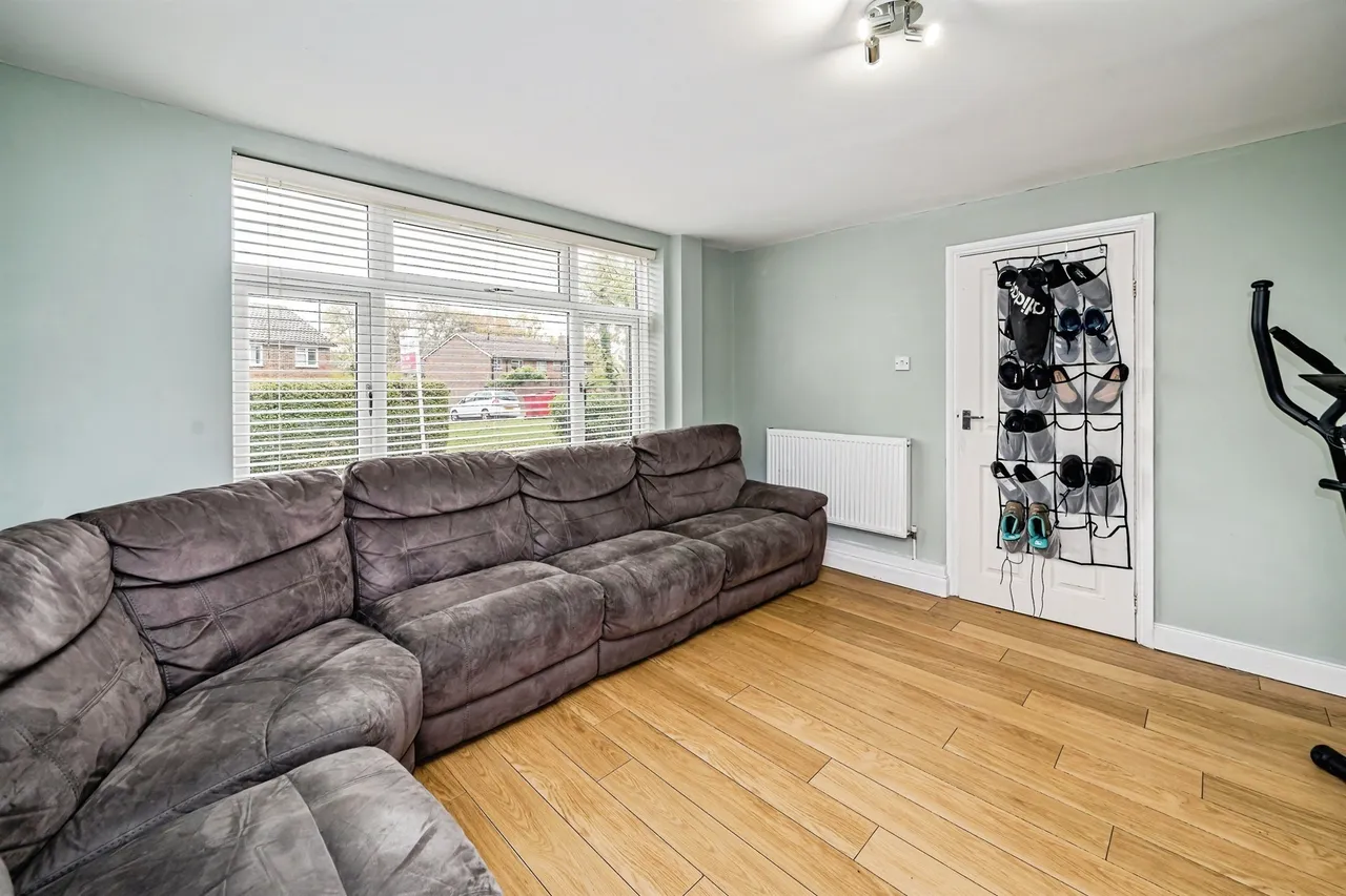 Long Furlong Drive, Slough, photo 9
