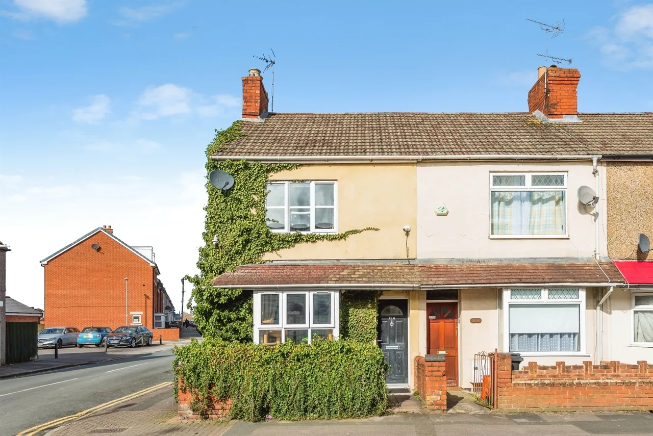 2 bed house for sale — Ferndale Road, Swindon