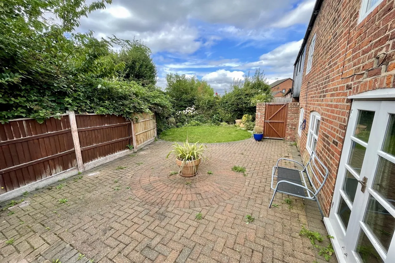 Chester Road, Frodsham, photo 22