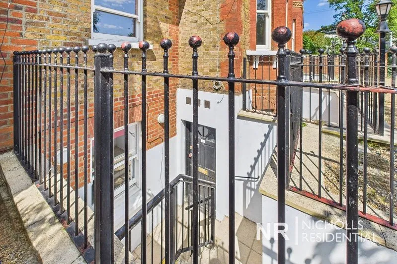Worple Road, Epsom, KT18, photo 11