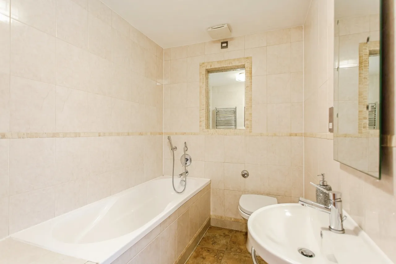 Audley Court, 1 Forge Way, Southend-on-Sea, Essex, SS1, photo 11