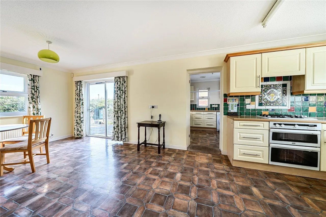 Tatham Court, Taunton, TA1, photo 6