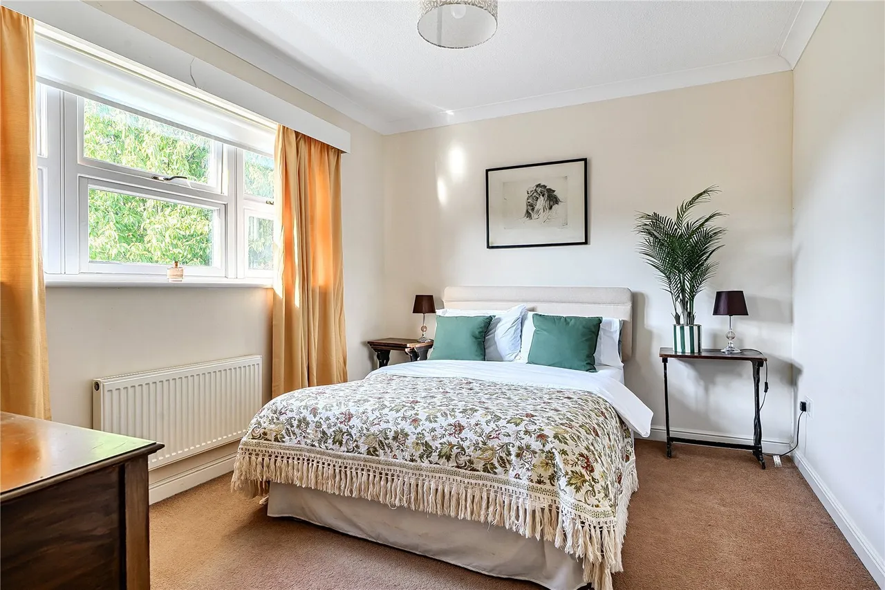 Tatham Court, Taunton, TA1, photo 11