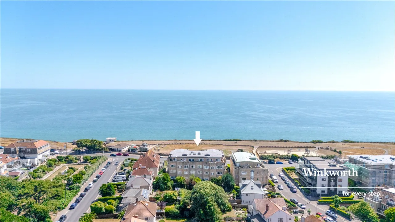 3 bed flat for sale — Boscombe Overcliff Drive, Bournemouth, Dorset, BH5