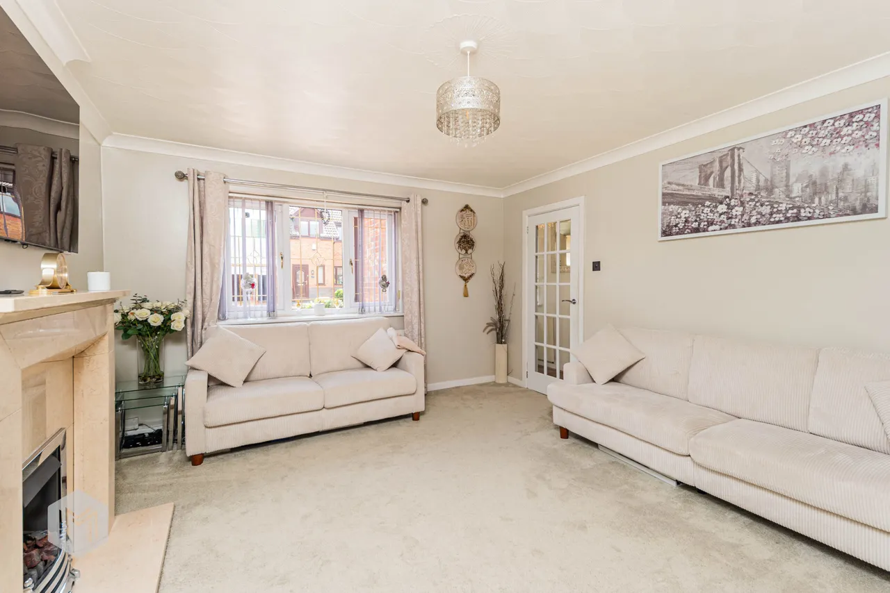 Dunlin Close, Bolton, BL2 1EW, photo 2