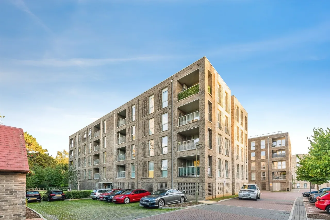 1 bed flat for sale, Armstrong Road, Littlemore, OX4