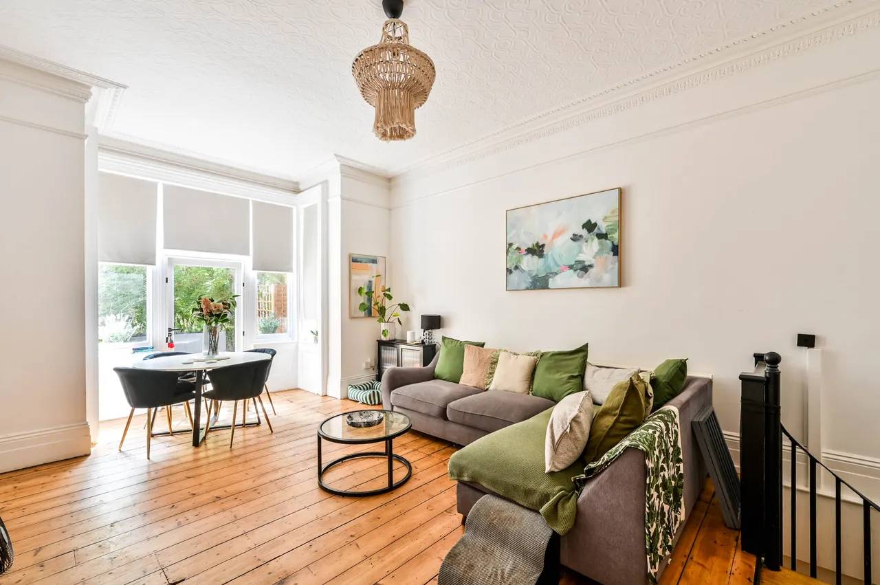 Flat 1 Eastfields, 20 Lower Edgeborough Road, Guildford, photo 2