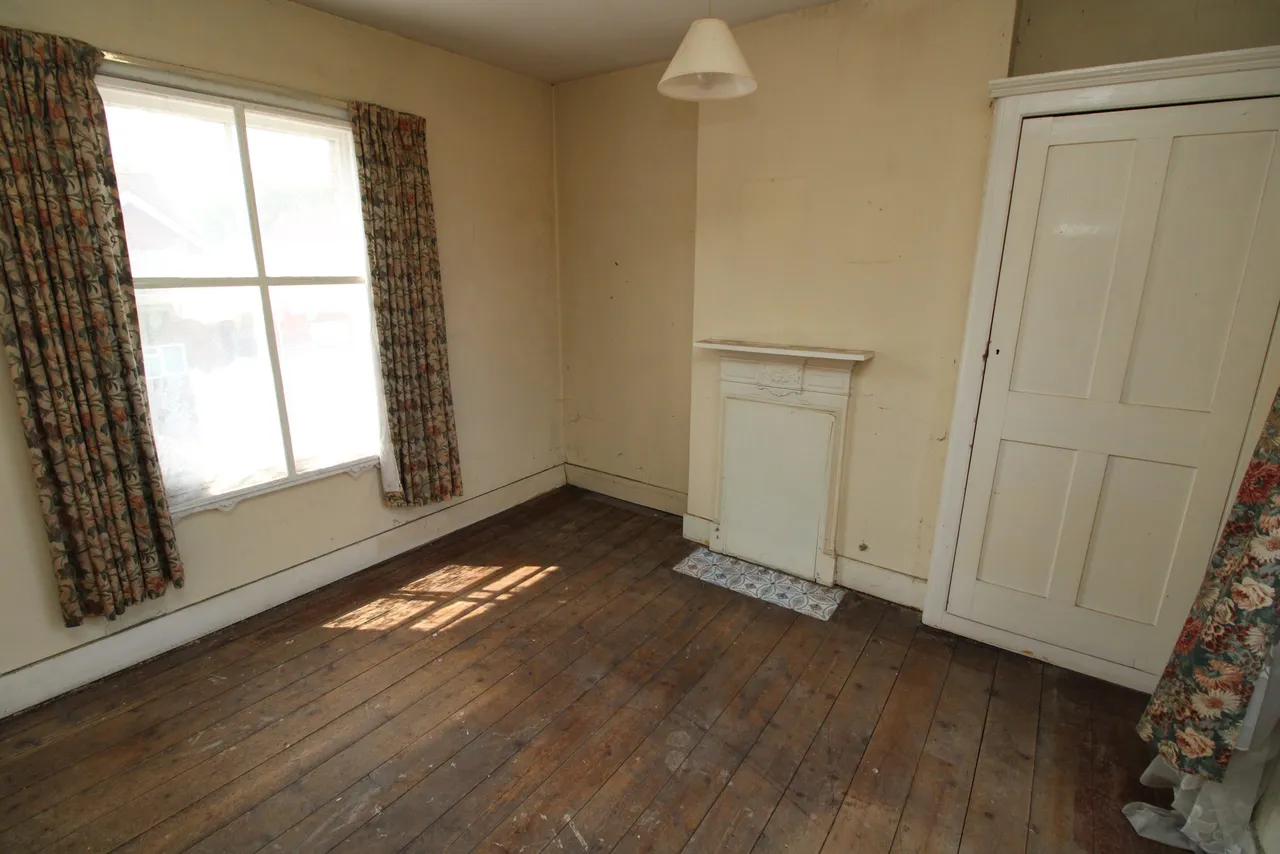 High Street, Clapham, MK41, photo 12