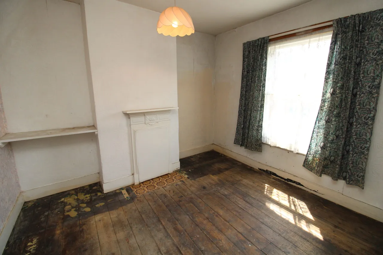 High Street, Clapham, MK41, photo 14