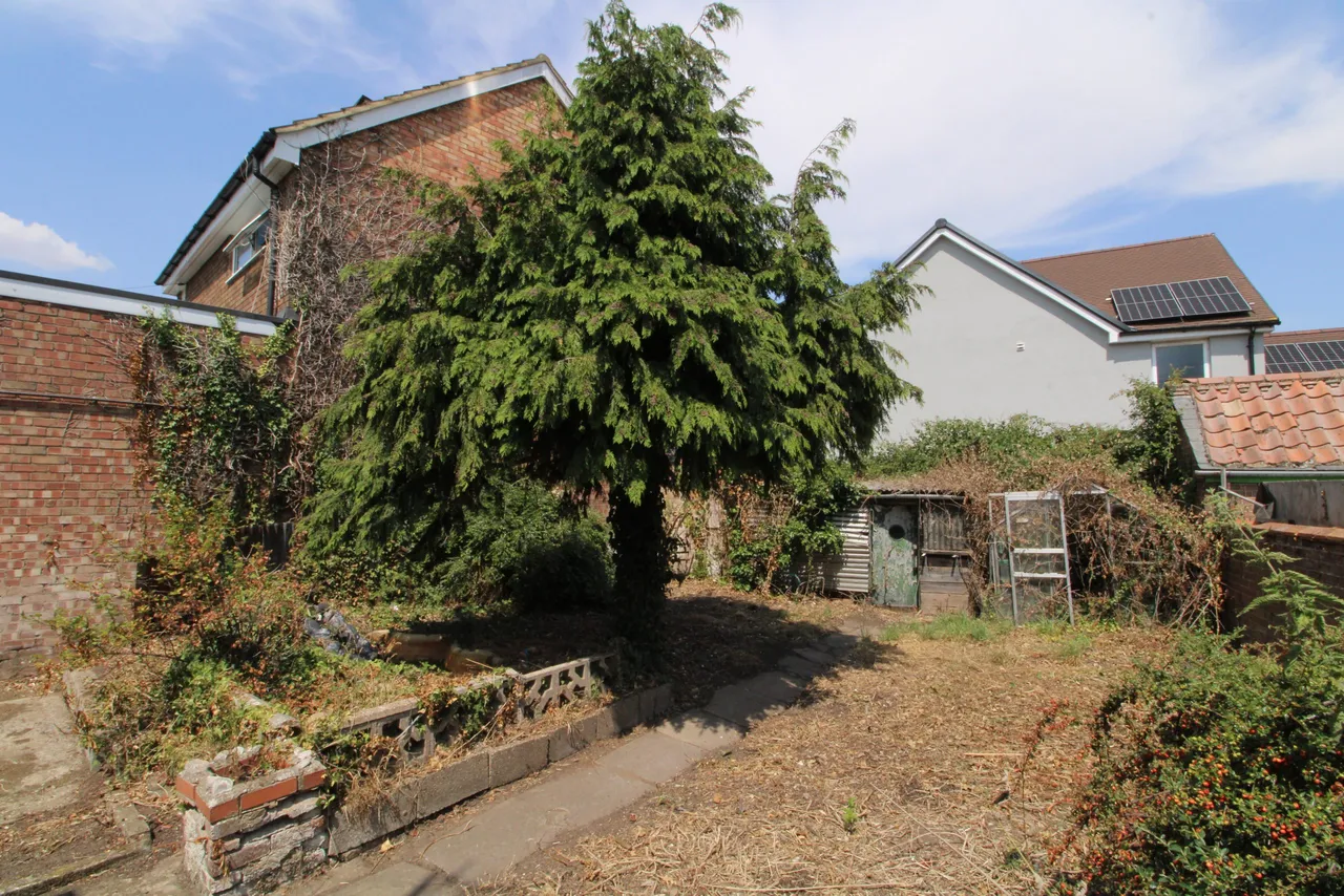 High Street, Clapham, MK41, photo 16