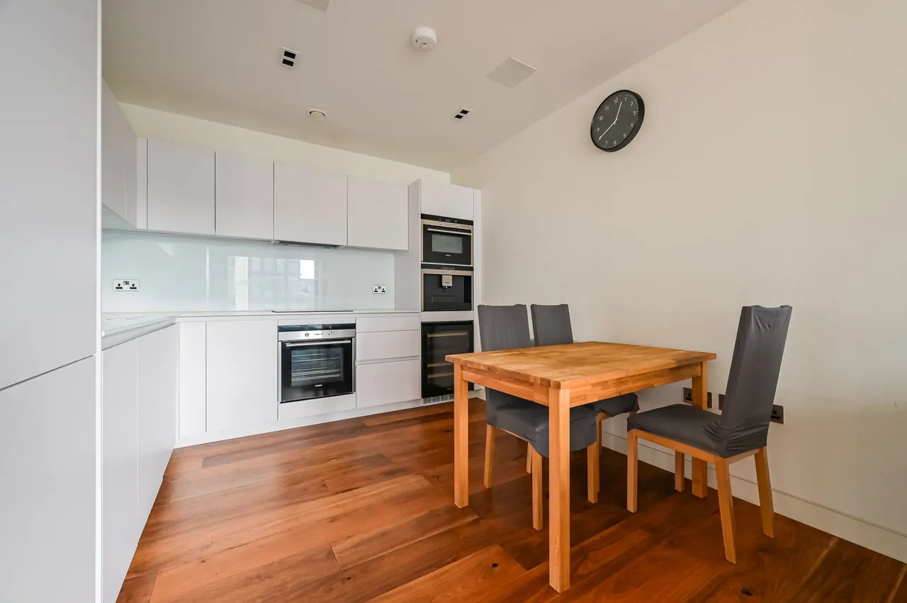 72 Roman House, Wood Street, London, photo 2