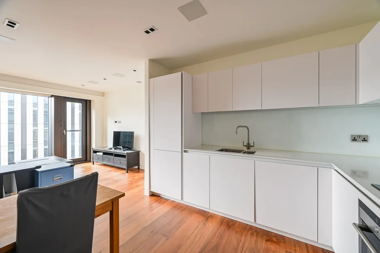 72 Roman House, Wood Street, London, photo 7