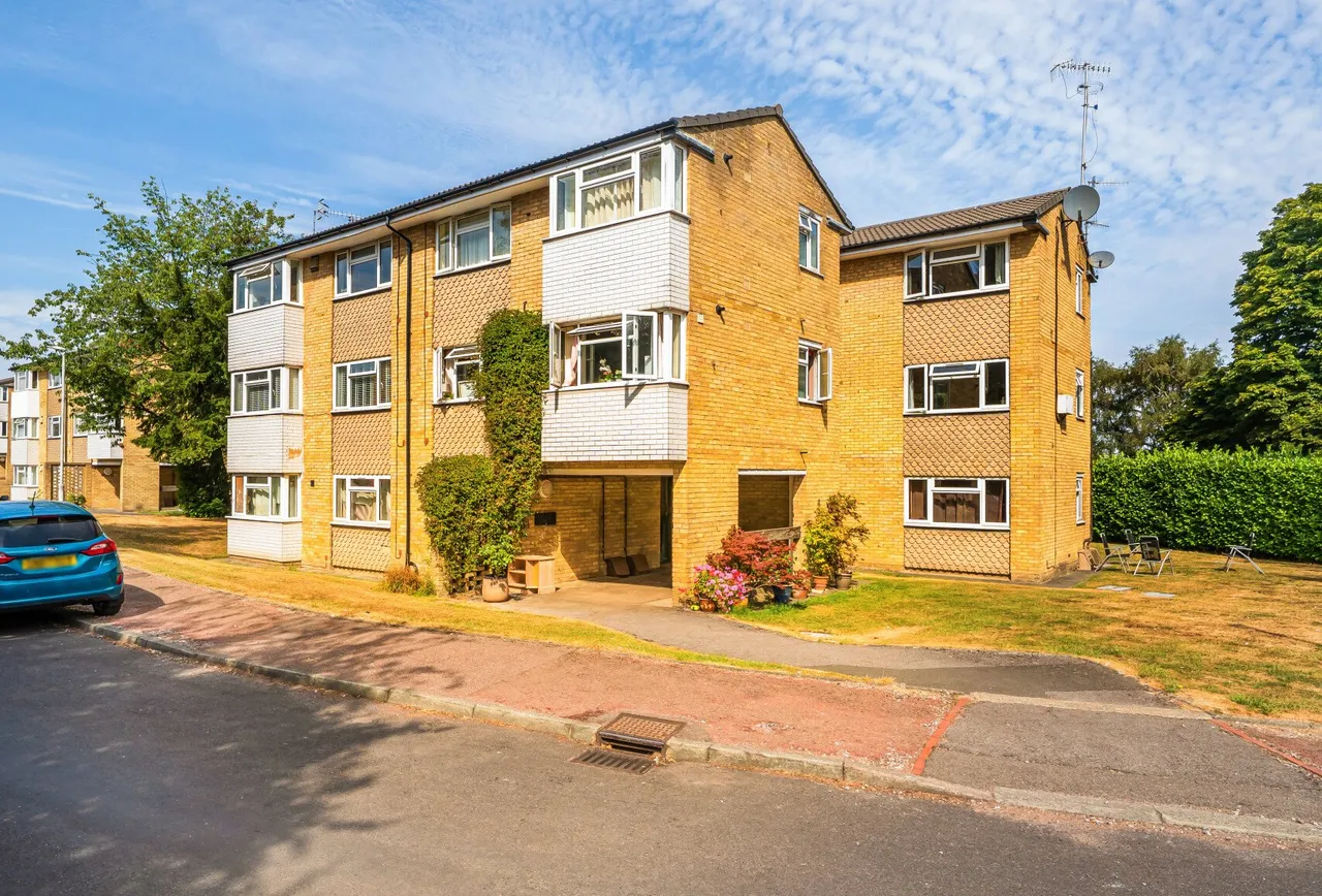 1 bed flat for sale — Chenies Close, Tunbridge Wells, TN2 5LN
